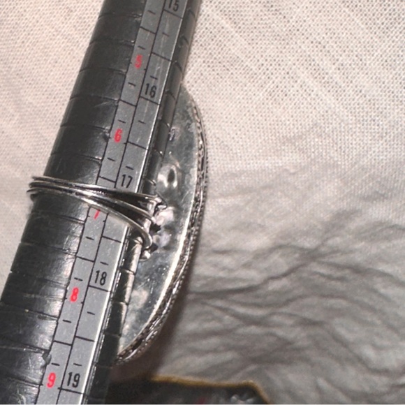 Amethyst handmade elongated statement Ring - Picture 8 of 9